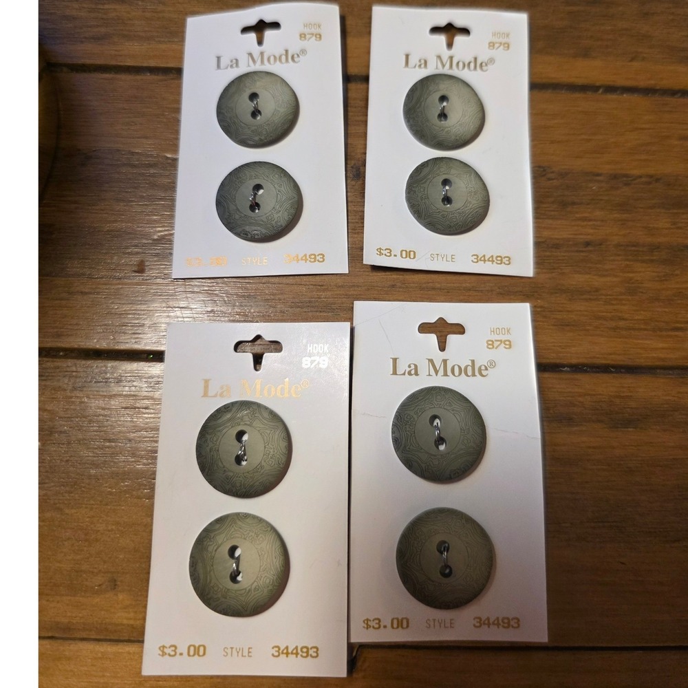 La Mode Buttons Olive Green Etched Scroll Round 2-Hole 7/8 Inch 22mm